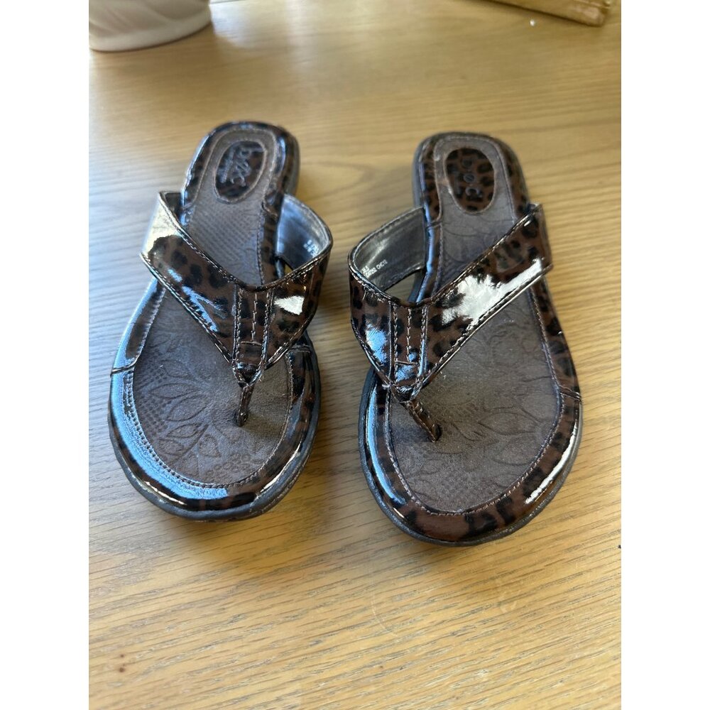 B.O.C. Size 6 Leopard Print Patent Leather Thong Flip Flops Brown Black